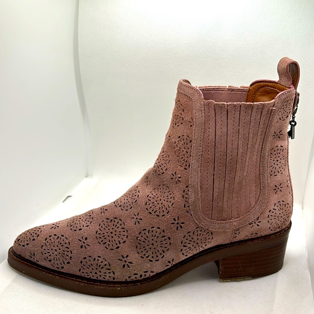 Coach Bowery Chelsea Boot With Cut Out - Tea Rose Size 9